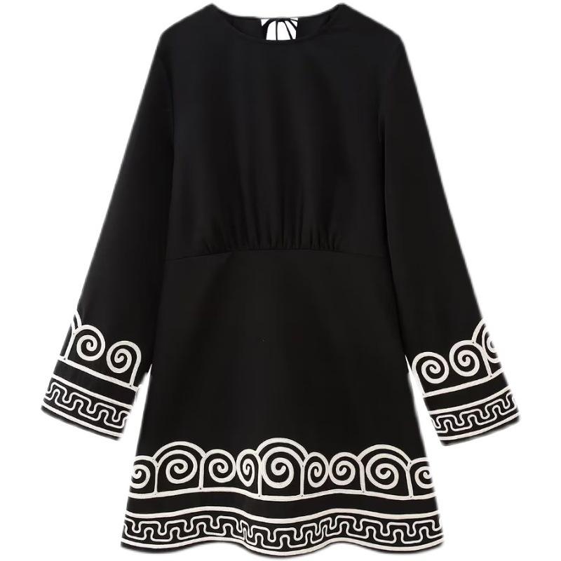 Round Neck Loose Long Sleeve Embroidered Dress